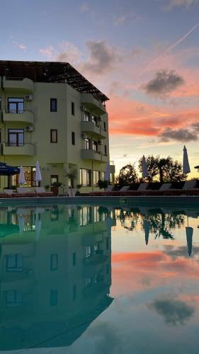 Lezhe Hotel | PARADISE Laguna Vain