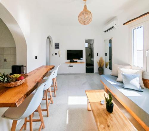 Old Town Naxos Hotel | Paraga Suites