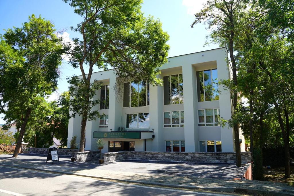 Kolovicë Hotel | Parkside Boutique Hotel