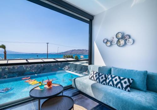 Salamis Apartment | Parrot Papagalakia 108