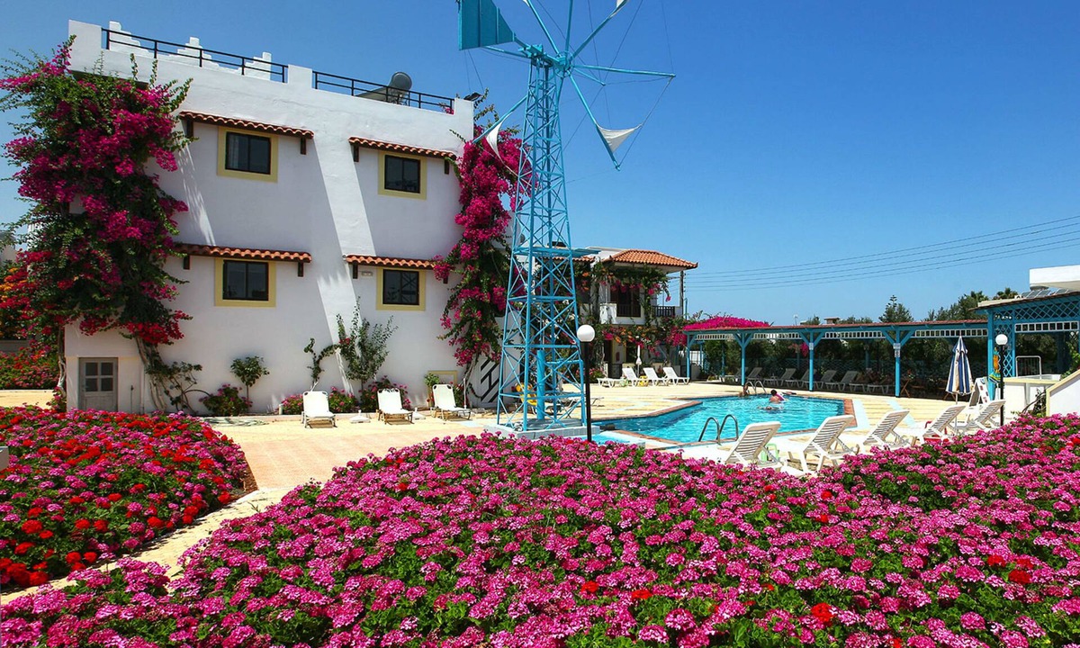 Analipsi Apartment | Paul Marie
