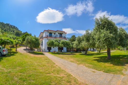 Koinira Apartment | Pension Assos