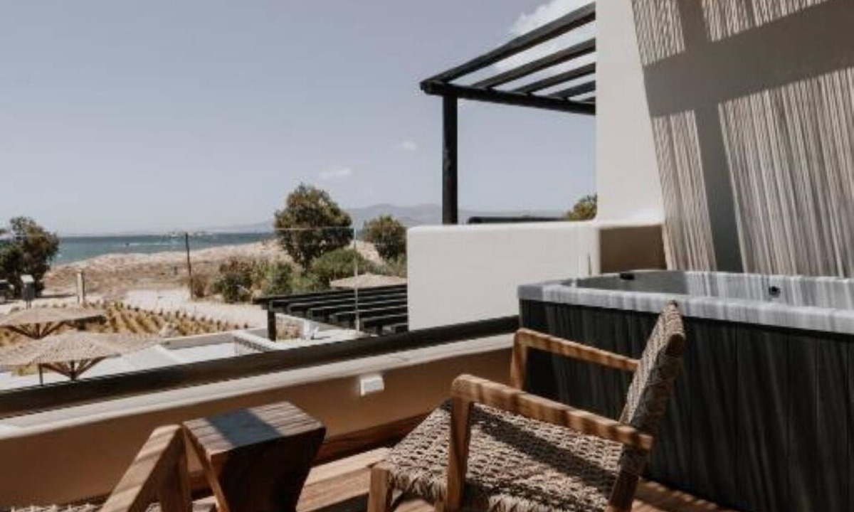 Plaka Villa | Penthouse Suite With Private Jacuzzi (no access to swimming pool)