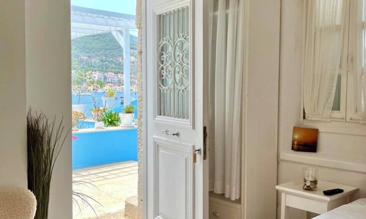 Vathy Hotel | Perantzada 1811
