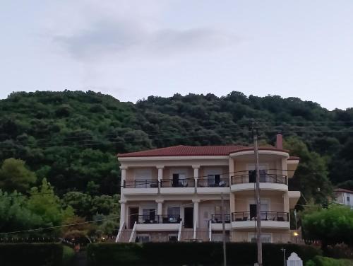 Agia Apartment | Perdikis Apartments - Paliouria
