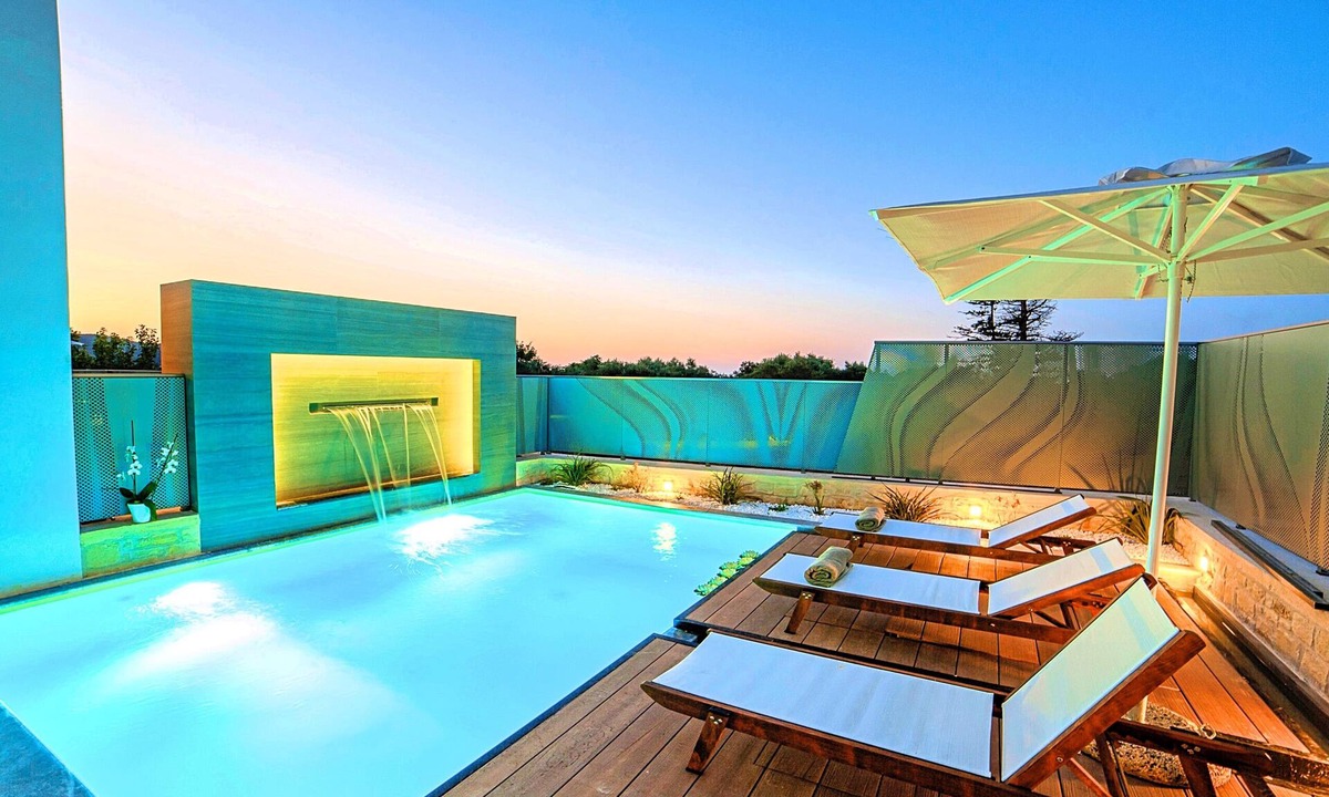 Kavallos Villa | Perla Nera Villa Heated Pool