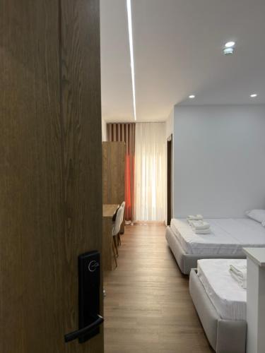 Sakës Hotel | Petro Rooms and View