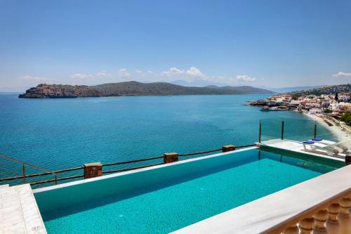 Plaka Villa | Plaka Beach Luxury Villa Crete Dreams