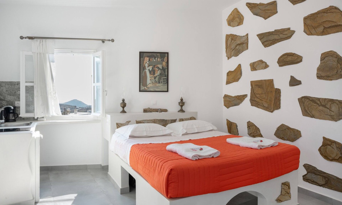 Amorgos Apartment | Politimi's Studio N4 Apartment with Mountain View, Wi-Fi, and Air Conditioning