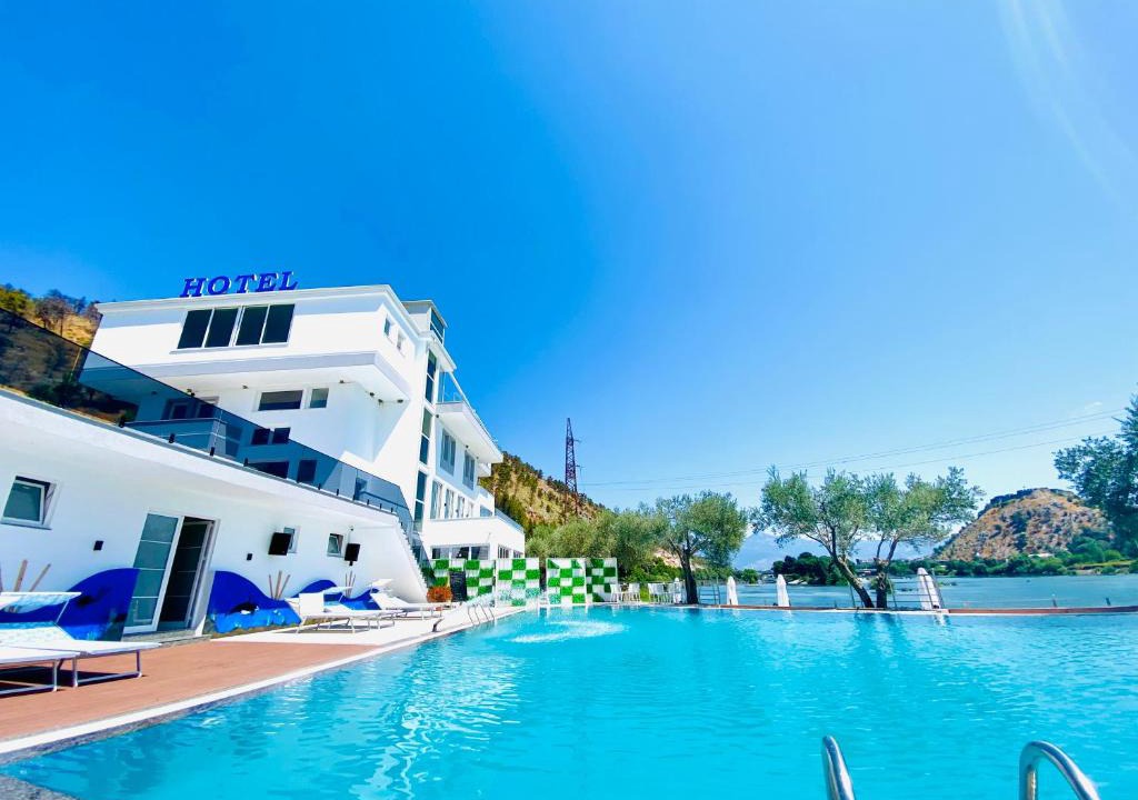 Zues Resort | PRINCIPE DEL LAGO