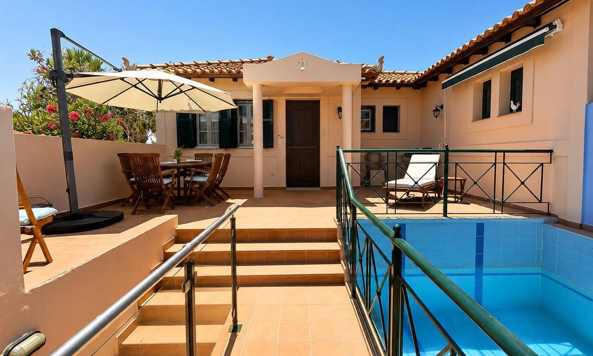 Methoni House | Private Methoni 3 Bedroom Villa Walk to Castle and Beach.
