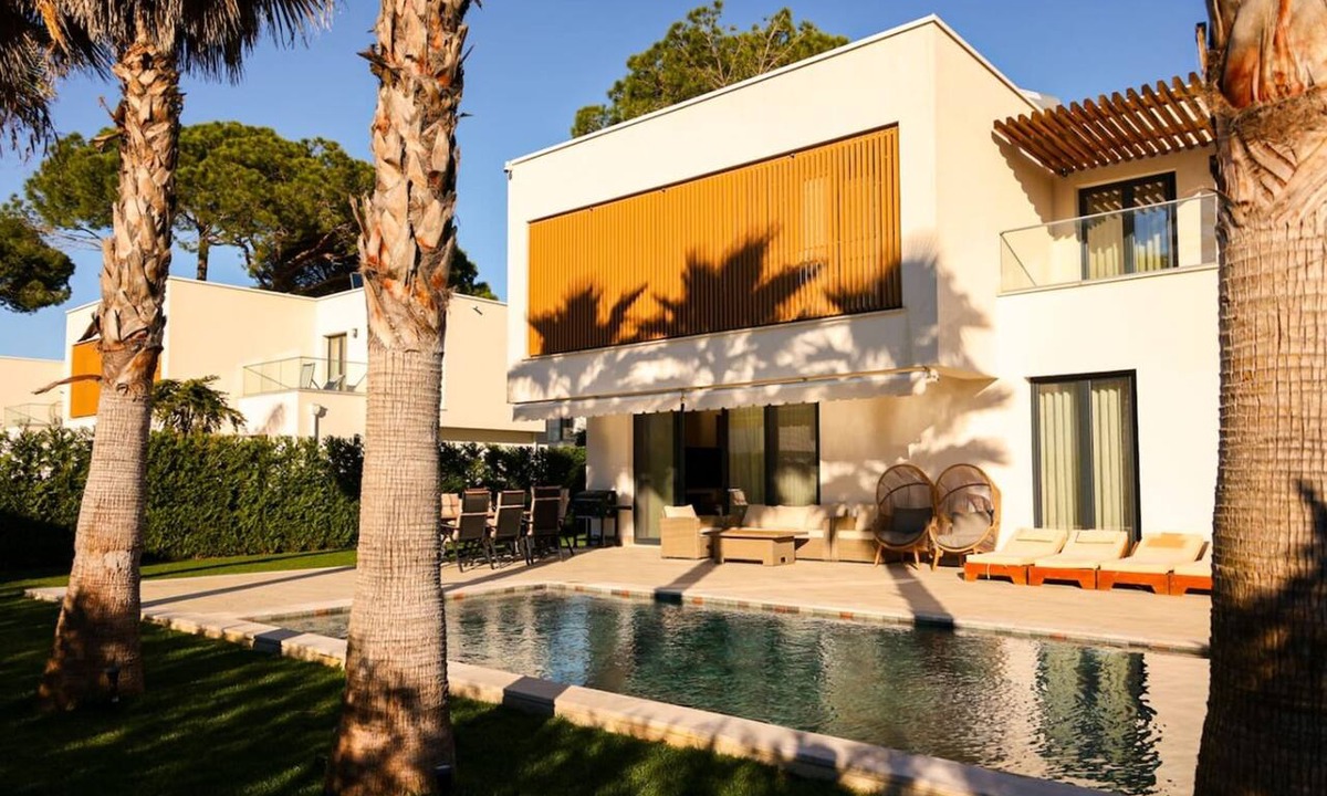 Ishem House | Private Pool Oasis | Beach Resort
