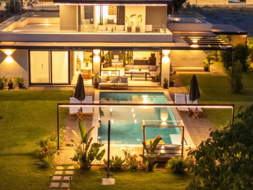 Akovitika Apartment | Private Pool Villa by the Sea