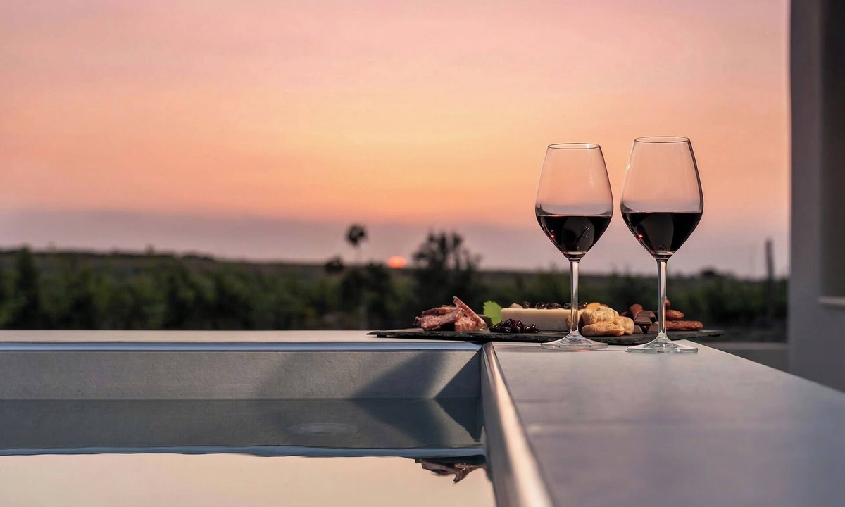 Kamari Villa | Private Villa with Jacuzzi & Sunset/sea view
