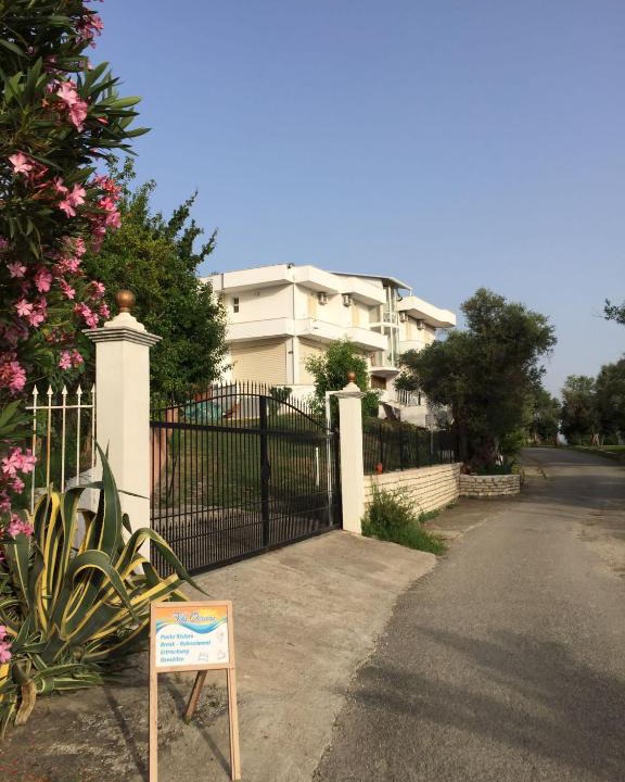 Golem Hotel | Qerana's rooms: Corner of nature