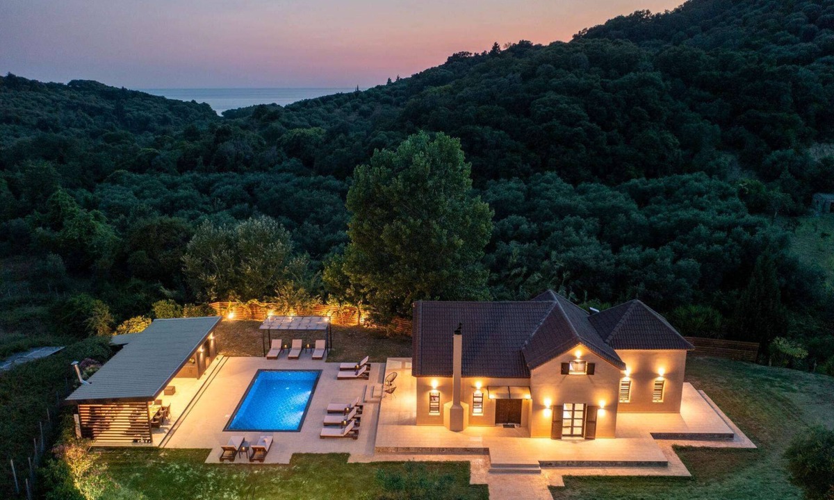 Lefkimmi Villa | Queen Alla - Five Bedroom Villa, Sleeps 10