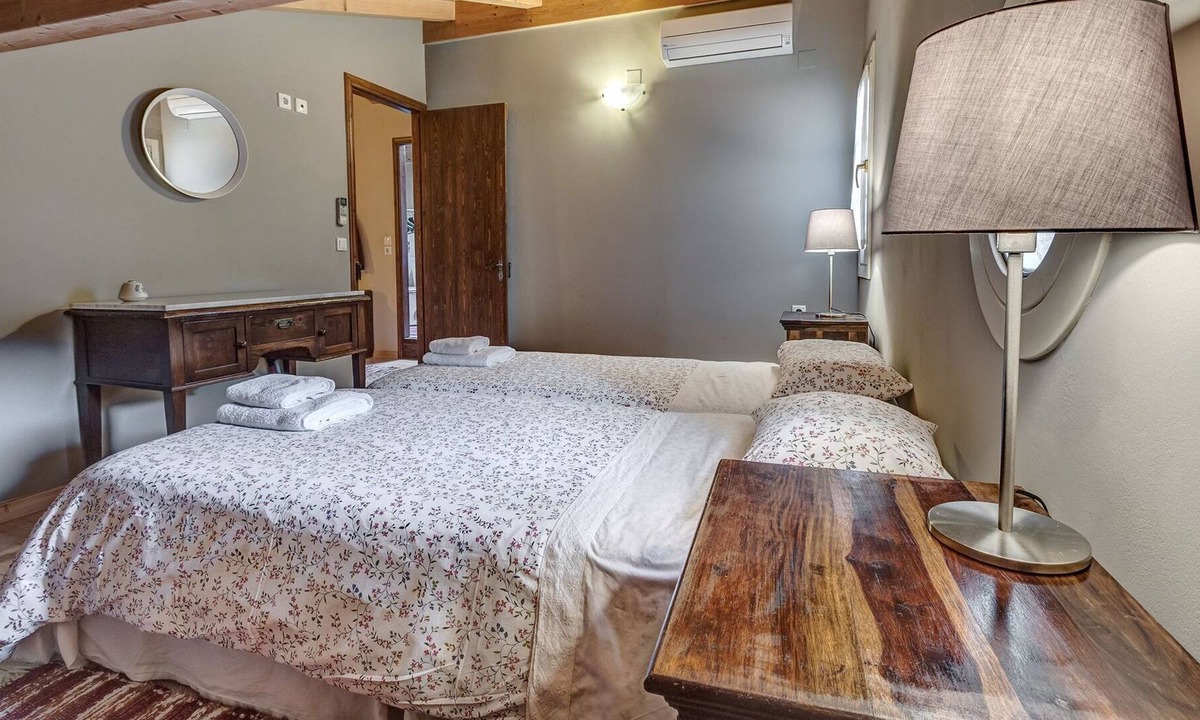 Kavvadades House | R 3098 House Felix With Fully equipped kitchenette.Air Conditioning & Garden View
