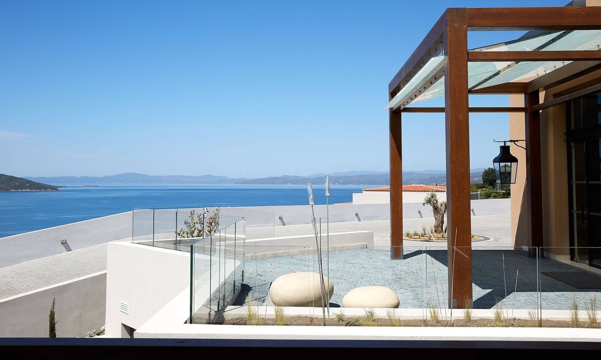 Ouranoupoli Villa | R 845 FREE HALF BOARD Residential 2 Bedroom Pool Villa with Private Garden