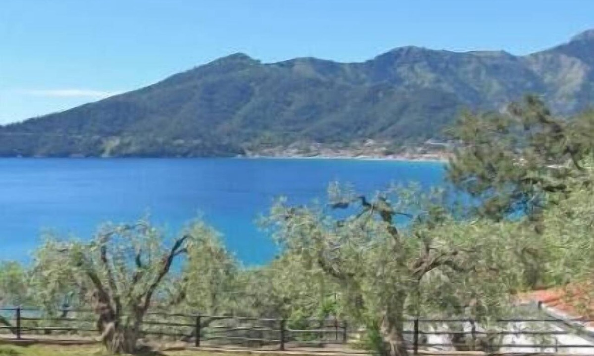 Golden Beach Apartment | Relaxing Stay with Terrace and Aegean Sea View