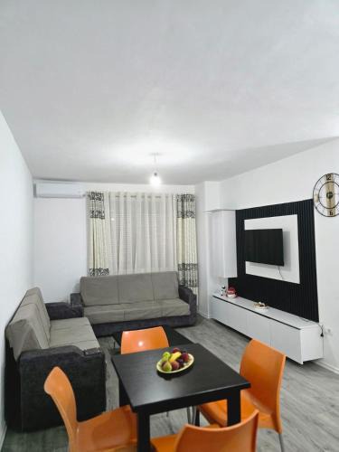 Shkembi i Kavajes Apartment | Riem Apartments