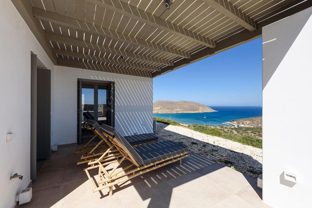 Piso Livadi Villa | Rising Sun Villa with Sea View & Mini Pool, near Naousa