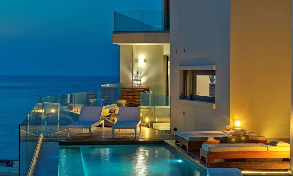 Platanias Town Apartment | RocSea Sea View Apartment with Spa Bath in Chania | Alectrona Living Crete