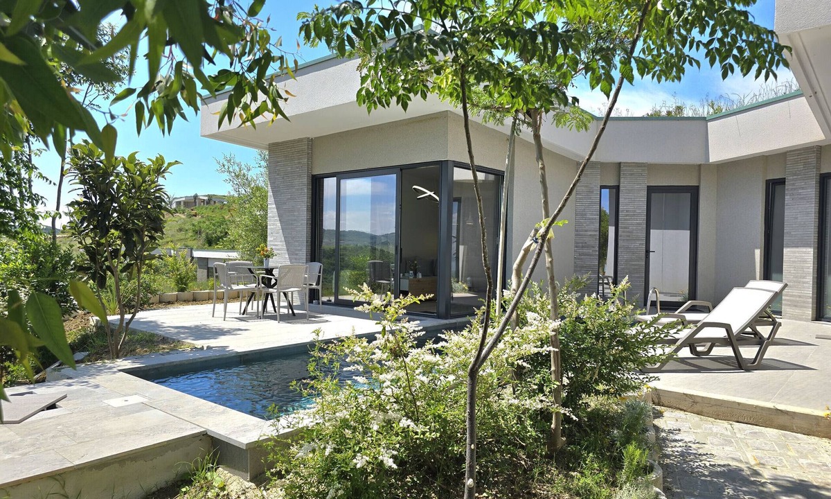 Ishem Ski Chalet | Rodon Private Pool Villa 277