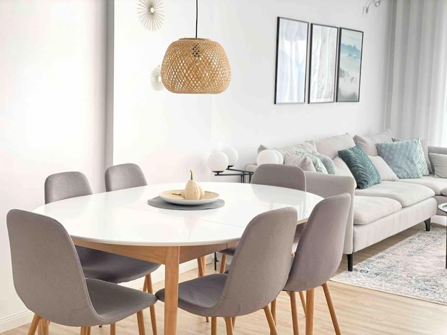 Prizren Apartment | RONI APARTMENTS -Near the historic city center -Family-friendly -Baby cots and toys available -Netflix -Convenient for sightseeing -Services available -Free parking with video surveillance