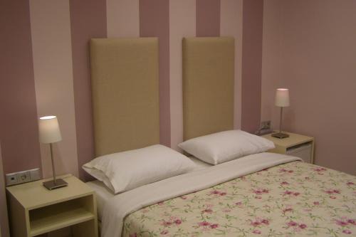 Kastoria House | room "butterfly" in a neoclassical house