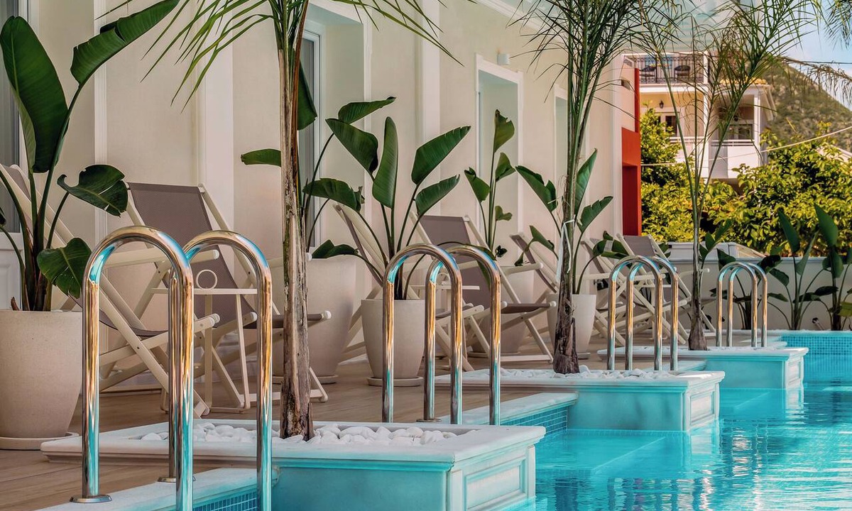 Nidri Hotel | Royal Nidri Suites