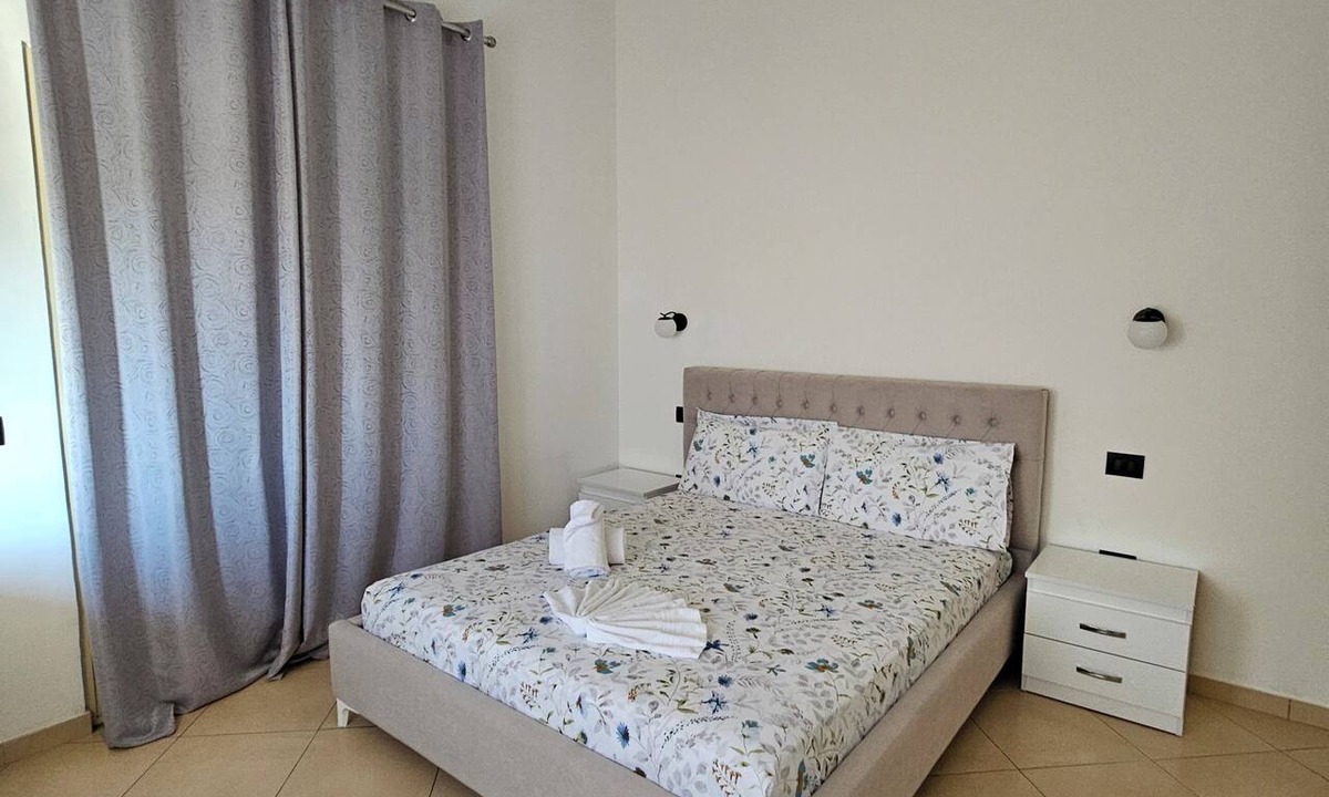 Tragjas Apartment | Rrapi Apartments: Deluxe One-Bedroom Apartment
