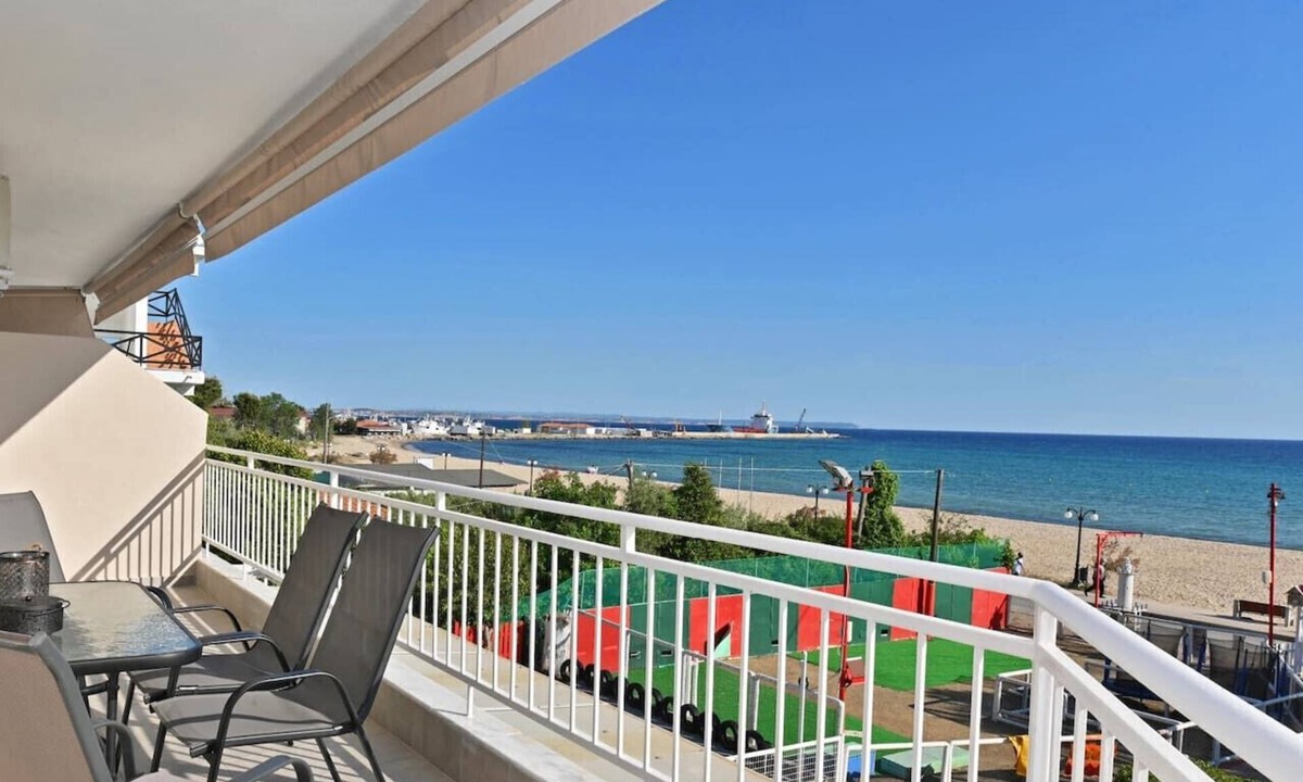 Nea Moudania Apartment | Sabbia Seafront Apartment 2 by RentalsPro