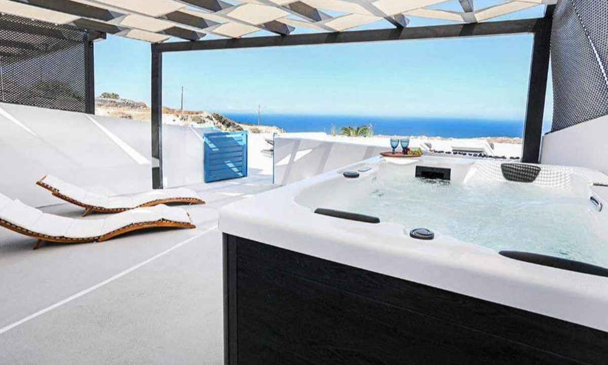 Fira Villa | Sandra's Cave Suite with Jacuzzi and Sea view.