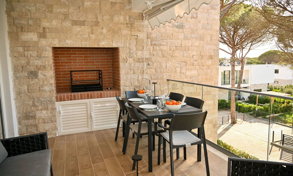 Ishem Apartment | SanPietro Holiday Homes 298, Lalzit Bay, Albania