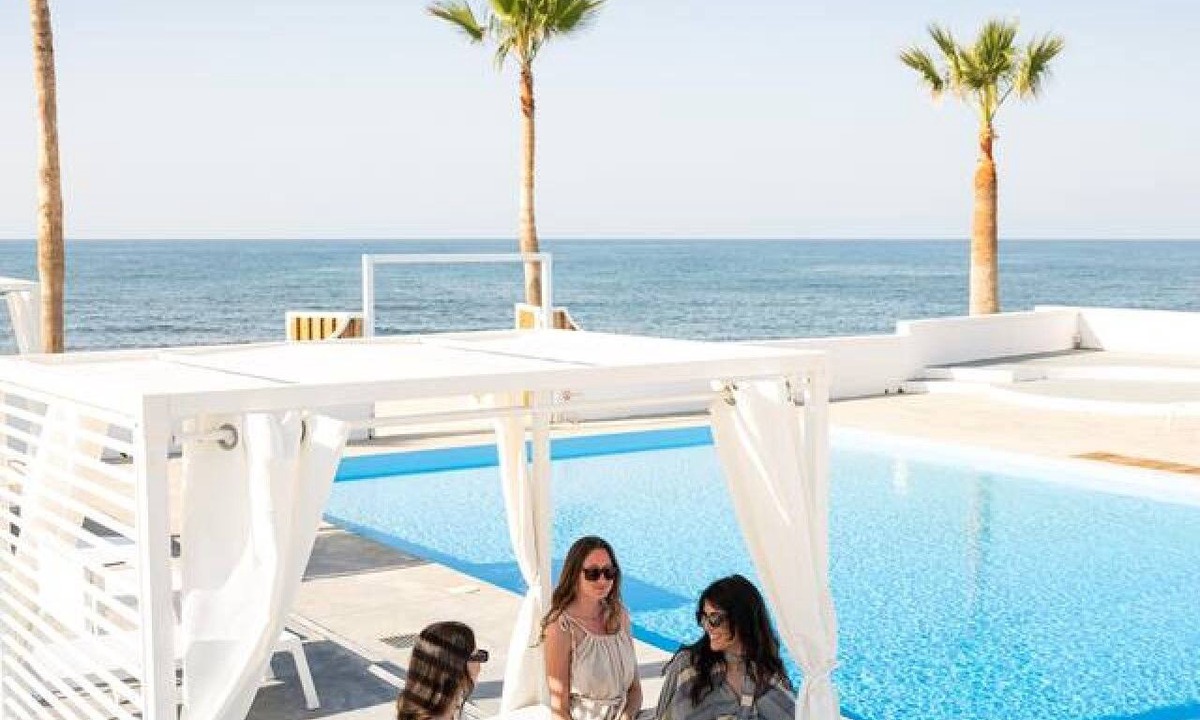 Pigianos Kampos Villa | Sea front Villa Pueblo -Thalasses Villas byDomisi