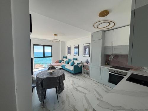 Shengjin Apartment | Sea La Vie - Elegant Beachfront Family Apartment, Shëngjin