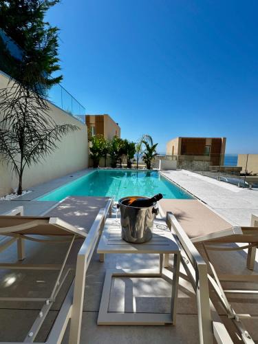 Jala Villa | Seaclusion Villa Palase - Heated Pool & Jacuzzi