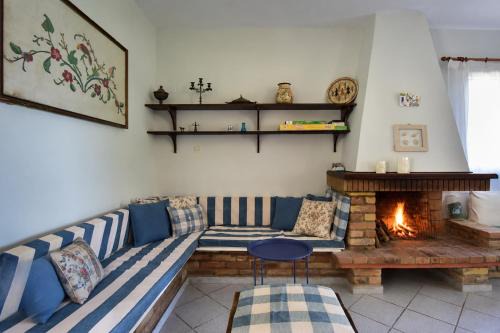 Kavos Villa | Seafront Cozy Villa - Corfu Homely Getaway