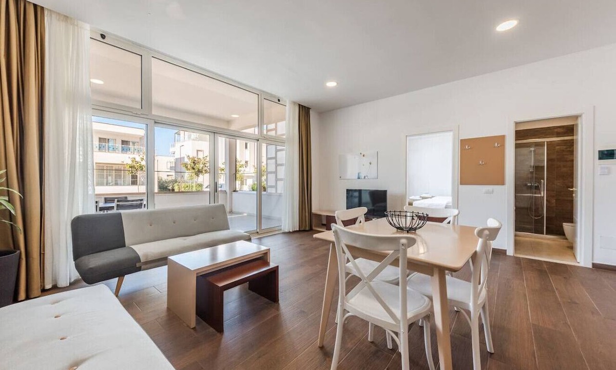 Qerek Apartment | Seafront Escape in Durrës - Mimoza by PikHost