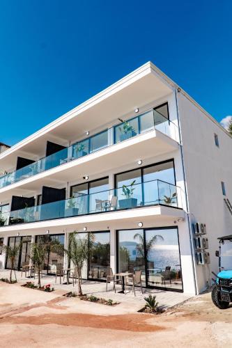 Qazim Pali Hotel | SeaScape Residence