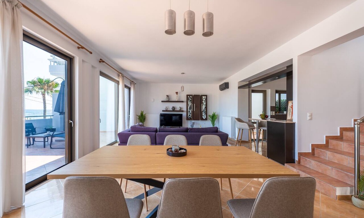 Kato Galatas House | Seaside House