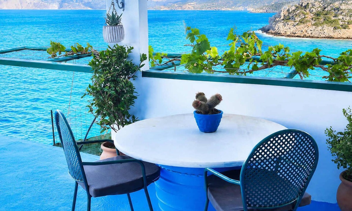 Ammoudara Apartment | Seaside Ntounas Apartments - Quaint and Homely