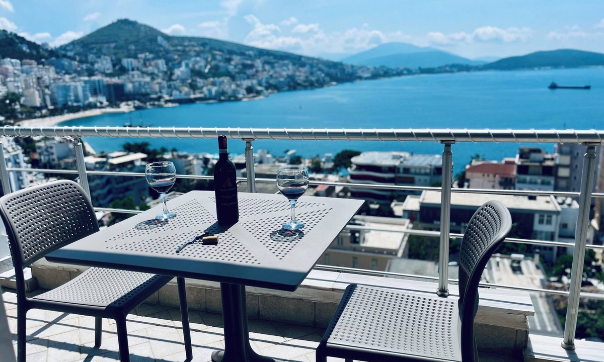 Qender Apartment | Seaside Serenity! Free Parking & Wifi/2bed, 2bath/Beautiful View