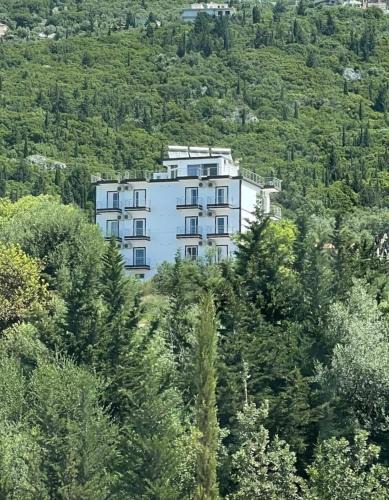 Dhermi Hotel | Season Inn