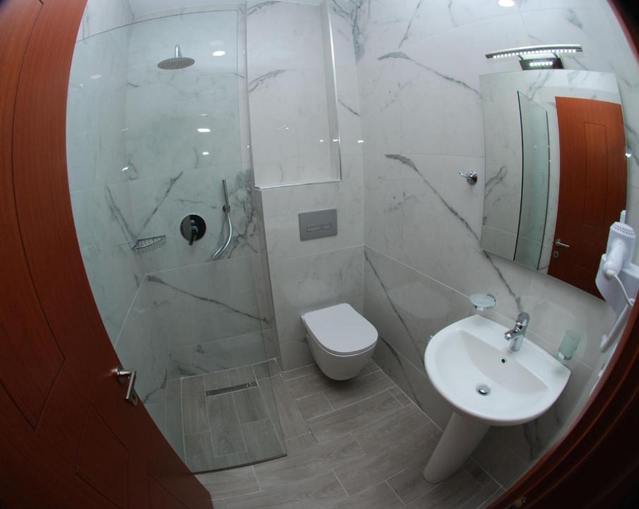 Sarande Apartment | Seaview studios for couples