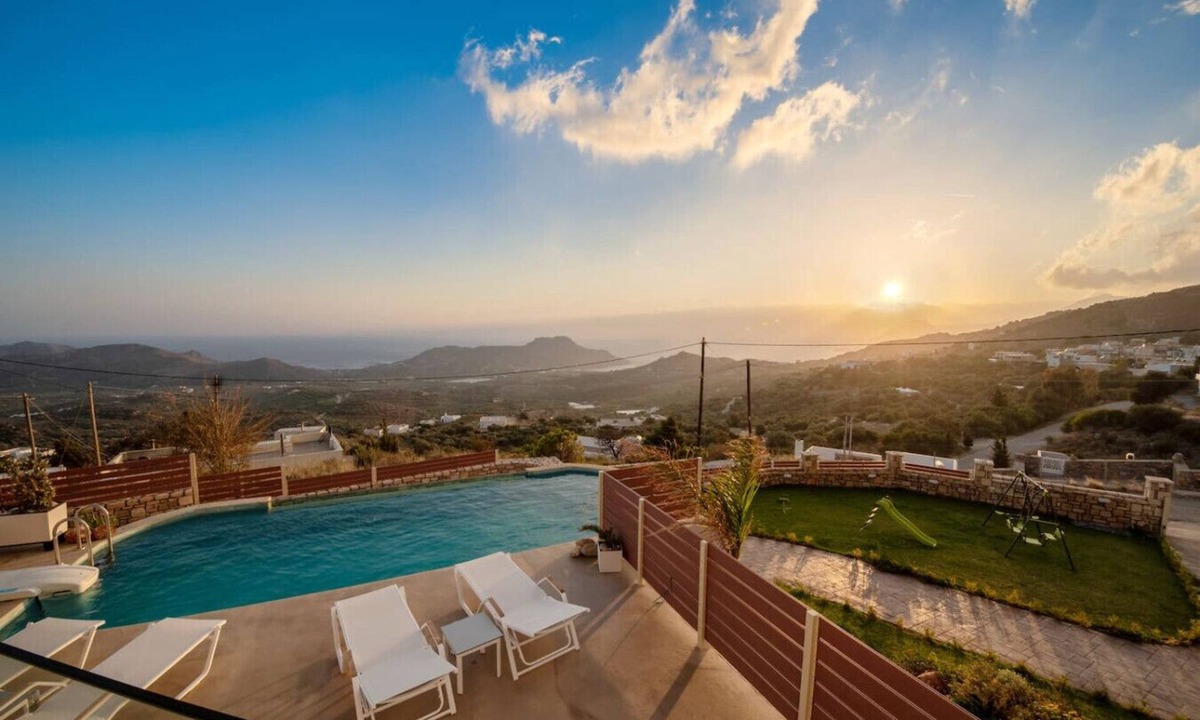 Mariou Villa | Seaview Villa w/Heated Pool, Hot Tub, Sauna & BBQ!