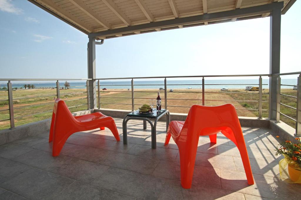 Paralia Dionysiou Apartment | See to Sea apartments