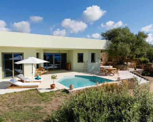 Dafnata Villa | Serene Villa with Stunning Sea Views - 1 Bedroom & Plunge Pool