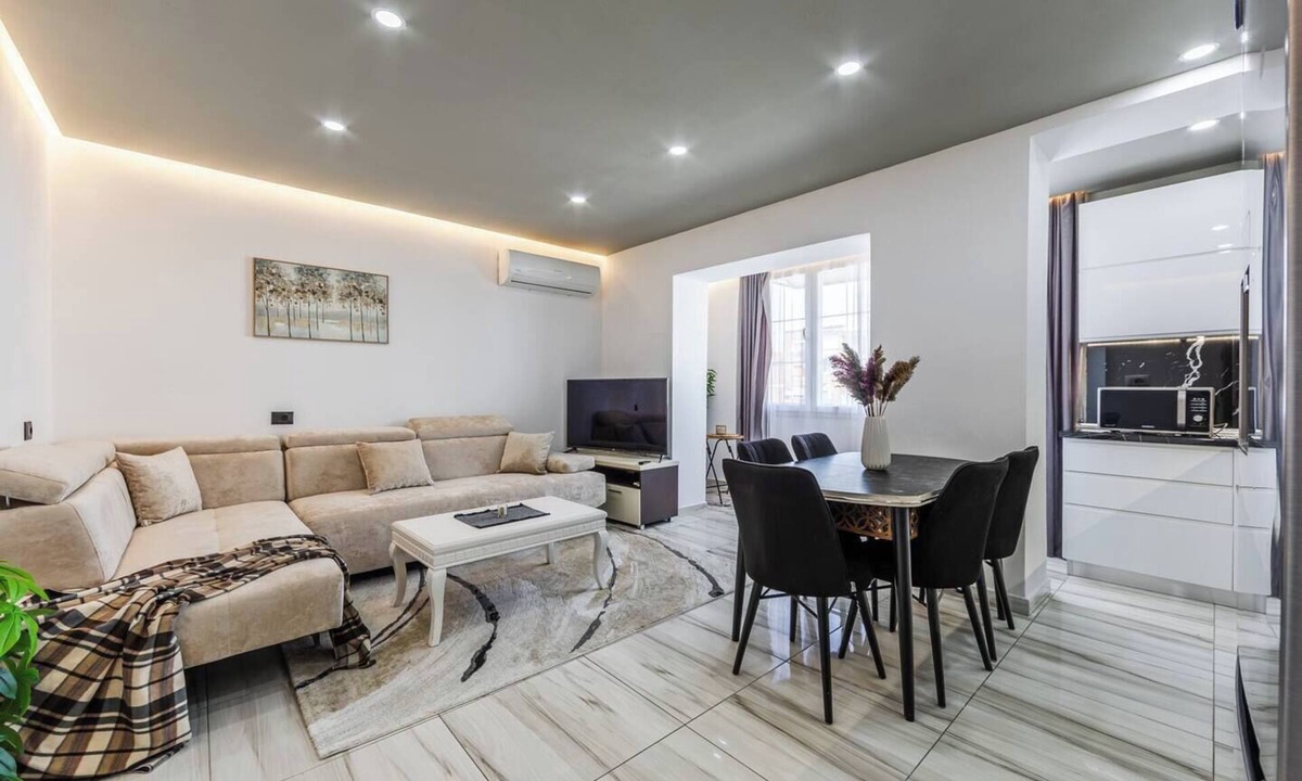 Shkoder Apartment | Shkodra Living | Modern 1BR Near City Center by PikHost