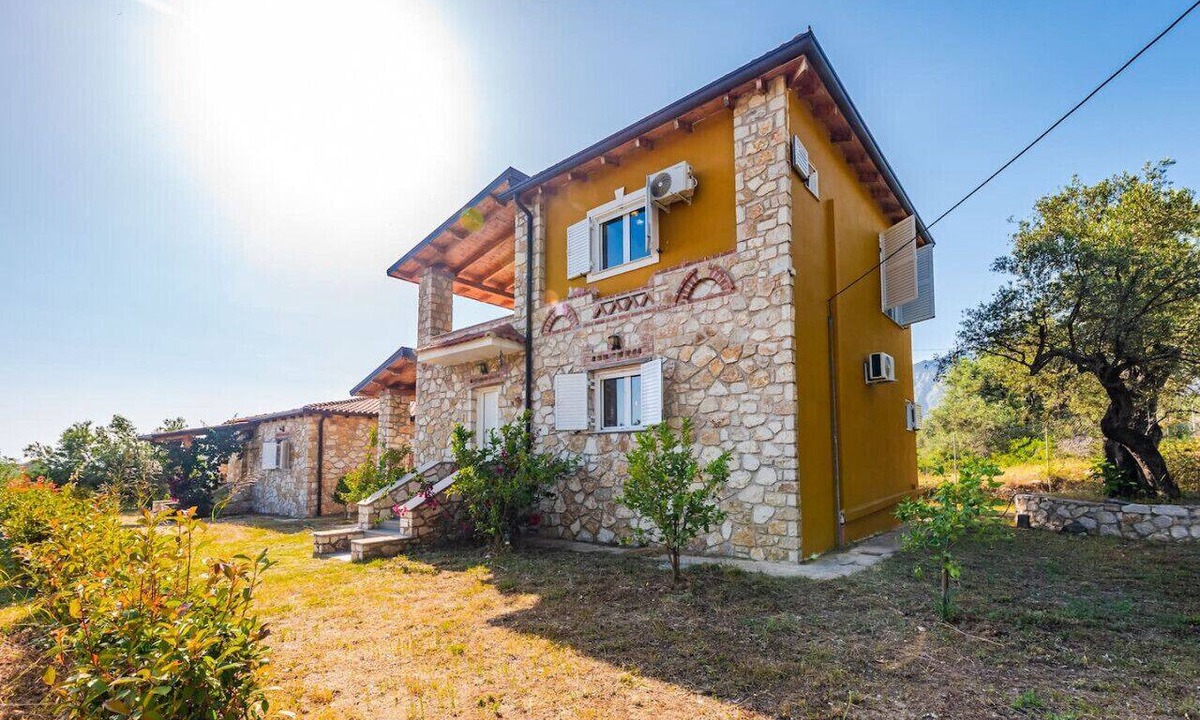 Borsh House | Siar | The Large Villa by PikHost